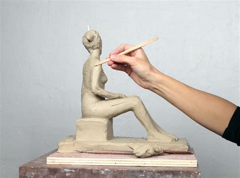 White Model Magicc vs. Traditional Clay: Understanding the Differences